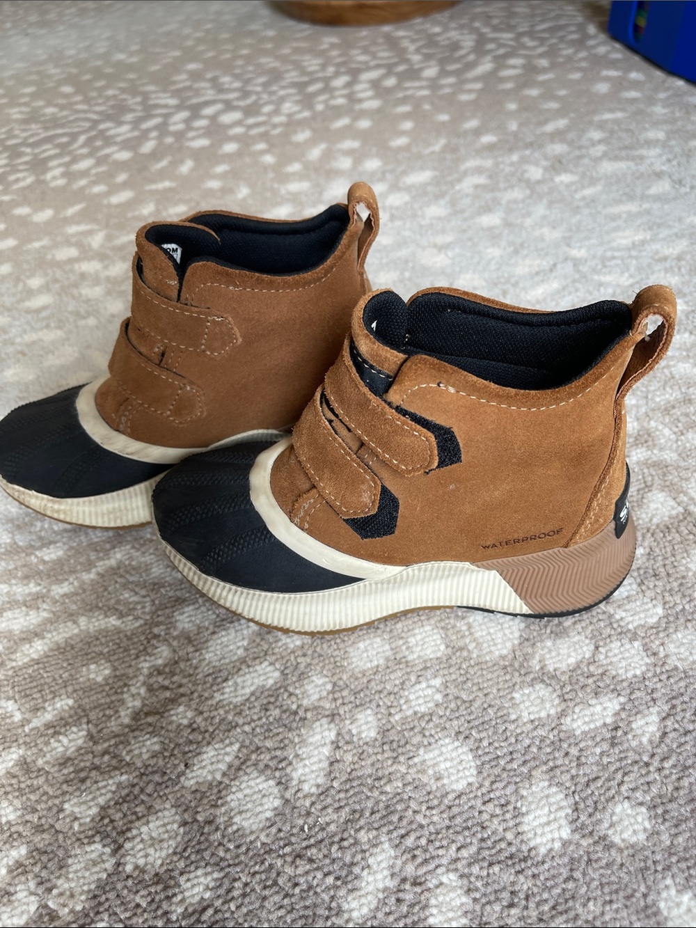 Sorel Kids Black and Brown Suede Duck Boots - Picture 3 of 5
